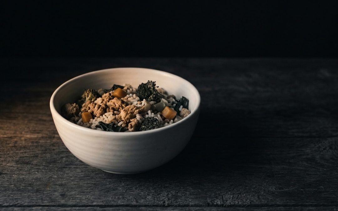 High Protein Meal Prep ohne Tupper-Wahn: Wie du im Alltag wirklich performst